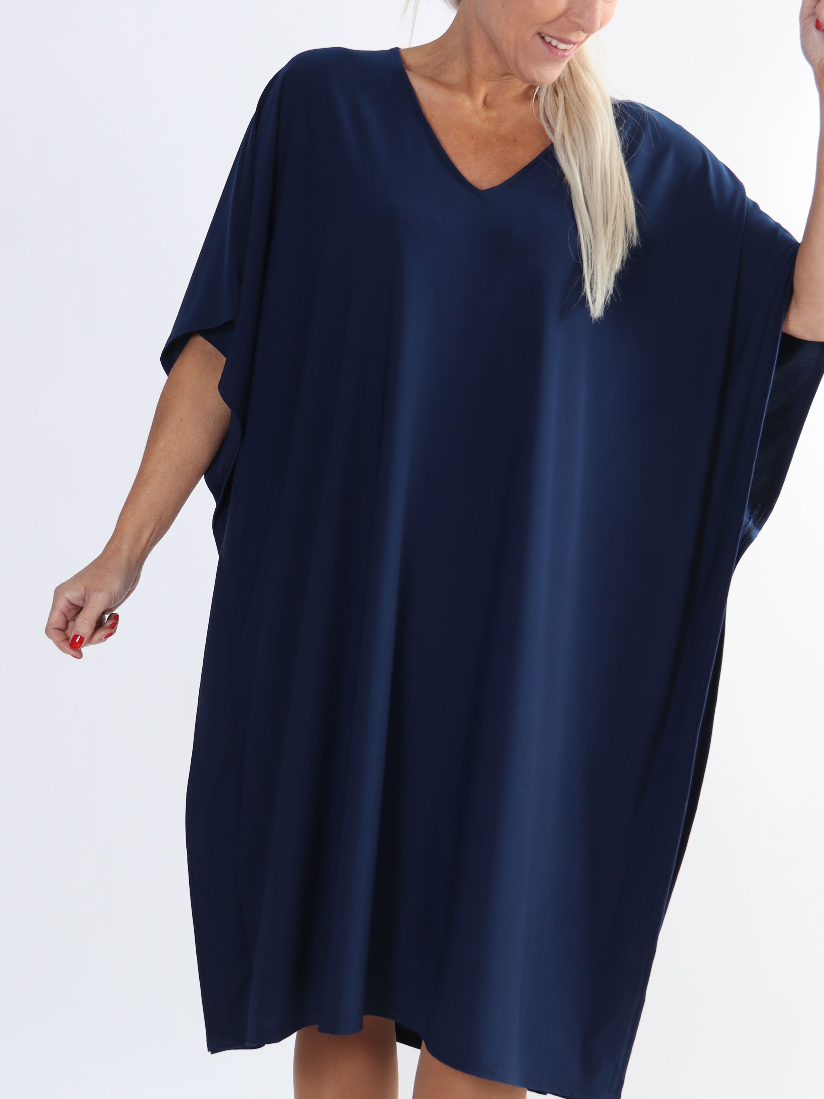 Azmina Plain - Slät elastisk tunikaklänning i plus size med lös passform